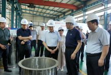 新鄉(xiāng)市市長魏建平蒞臨高服篩機調(diào)研指導